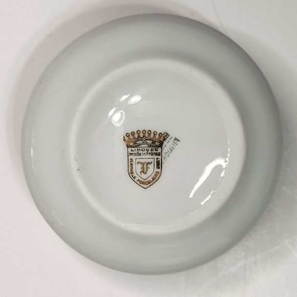 Vtg Limoges Porcelain Trinket Box Victorian Couple France Fragonard Romantic - Picture 4 of 15